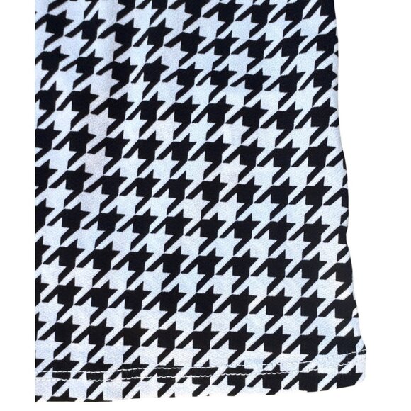 Black & White Houndstooth Collared Short Sleeve Top With Keyhole Back Closure - Picture 4 of 7
